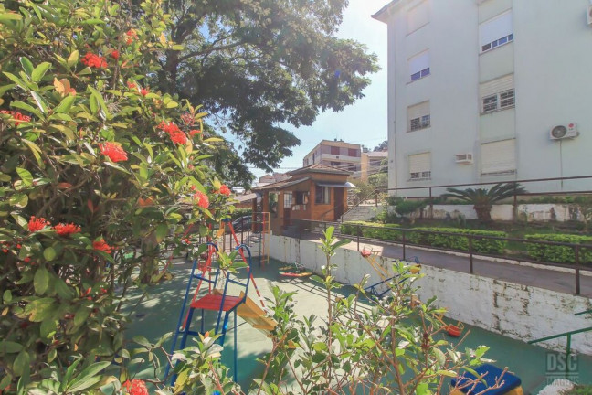 Imagem Imóvel com 2 Quartos à Venda, 47 m² em Cristal - Porto Alegre Imagem Imóvel com 2 Quartos à Venda, 47 m² em Cristal - Porto Alegre