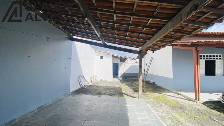 Imagem Casa com 5 Quartos à Venda, 200 m² em Caseb - Feira De Santana Imagem Casa com 5 Quartos à Venda, 200 m² em Caseb - Feira De Santana