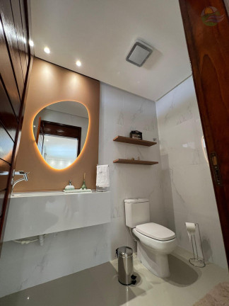 Imagem Casa com 3 Quartos à Venda, 305 m²