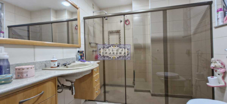 Imagem Casa de Vila com 6 Quartos à Venda, 300 m² em Tijuca - Rio De Janeiro Imagem Casa de Vila com 6 Quartos à Venda, 300 m² em Tijuca - Rio De Janeiro