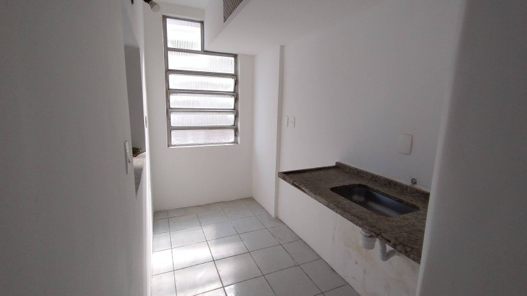 Apartamento à Venda, 34 m² em Santos