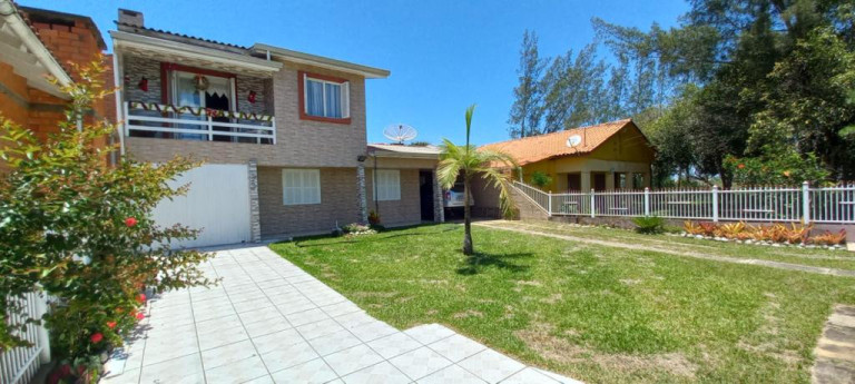 Imagem Sobrado com 5 Quartos à Venda, 240 m² em Sereia Do Mar - Arroio Do Sal Imagem Sobrado com 5 Quartos à Venda, 240 m² em Sereia Do Mar - Arroio Do Sal