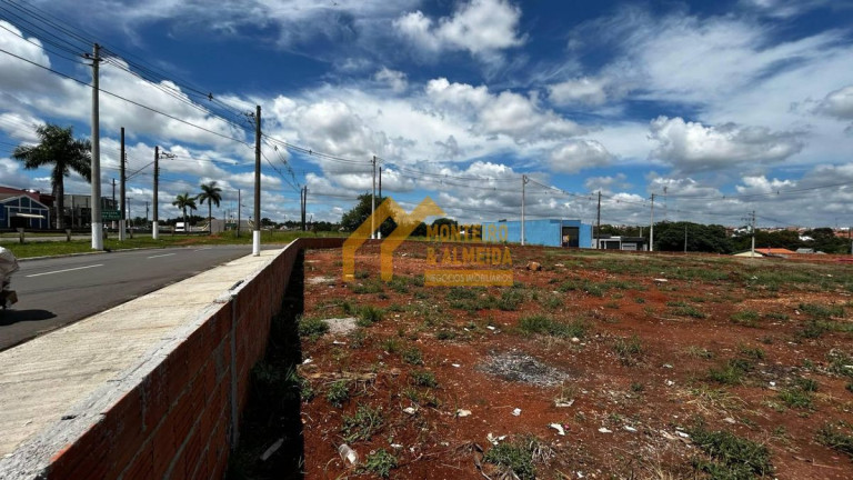 Terreno à Venda,  em Vila Carolina - Itapetininga