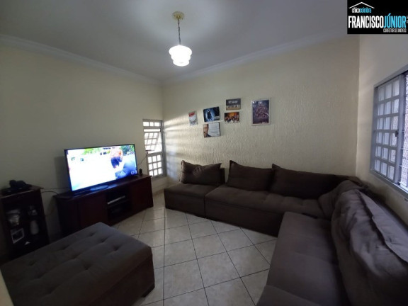 Imagem Casa com 4 Quartos à Venda, 244 m² em Setor Sudoeste - Goiânia Imagem Casa com 4 Quartos à Venda, 244 m² em Setor Sudoeste - Goiânia