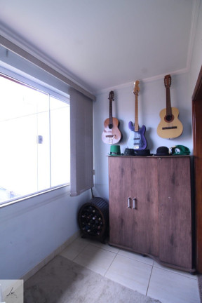 Imagem Casa com 3 Quartos à Venda, 191 m² em Jardim Regina - Indaiatuba Imagem Casa com 3 Quartos à Venda, 191 m² em Jardim Regina - Indaiatuba