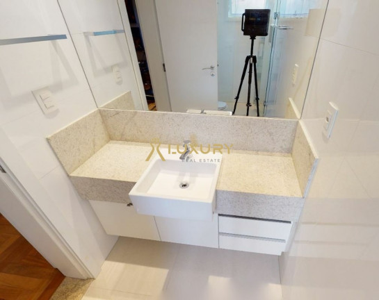 Imagem Imóvel com 4 Quartos à Venda, 246 m² em Santo Antônio - Belo Horizonte