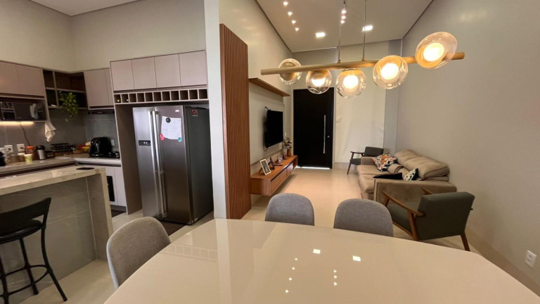 Imagem Casa com 3 Quartos à Venda, 178 m² em Condomínio Belvedere Ii - Cuiabá
