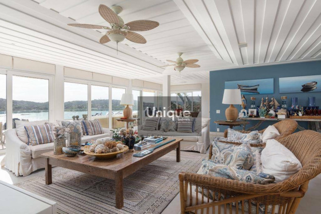 Imagem Casa com 5 Quartos para Temporada, 450 m² em Ferradura - Armação Dos Búzios Imagem Casa com 5 Quartos para Temporada, 450 m² em Ferradura - Armação Dos Búzios