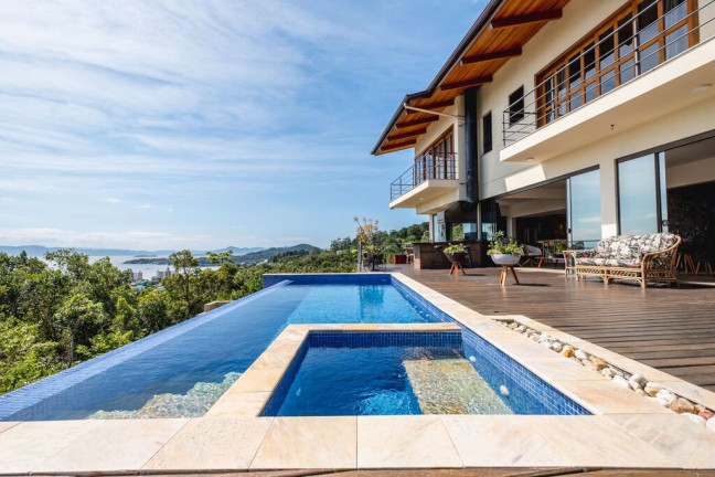 Casa de Condomínio com 3 Quartos à Venda, 450 m² em João Paulo - Florianópolis