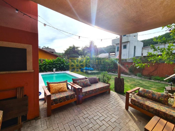 Imagem Casa com 4 Quartos à Venda, 165 m² em Mariscal - Bombinhas Imagem Casa com 4 Quartos à Venda, 165 m² em Mariscal - Bombinhas