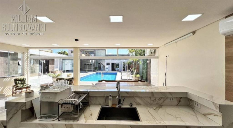 Imagem Casa com 5 Quartos à Venda, em Florida - Praia Grande Imagem Casa com 5 Quartos à Venda, em Florida - Praia Grande