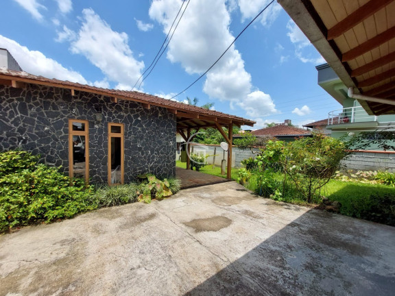 Imagem Casa com 3 Quartos à Venda, 60 m² em Glória - Joinville