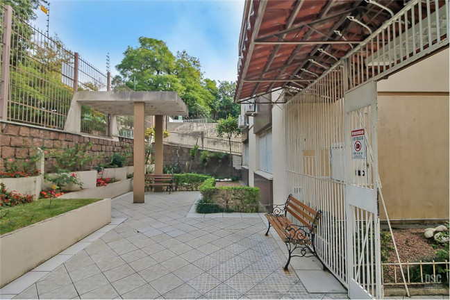 Imagem Imóvel com 2 Quartos à Venda, em Teresópolis - Porto Alegre Imagem Imóvel com 2 Quartos à Venda, em Teresópolis - Porto Alegre