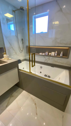 Imagem Apartamento com 3 Quartos à Venda, 136 m² em Centro - Balneário Camboriú Imagem Apartamento com 3 Quartos à Venda, 136 m² em Centro - Balneário Camboriú