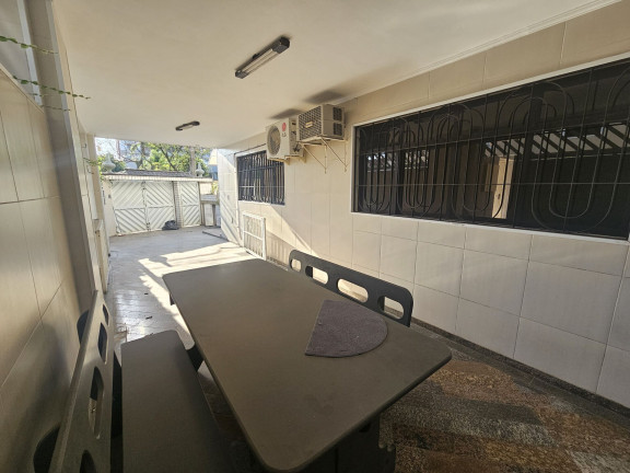 Imagem Casa com 4 Quartos para Alugar, 276 m² em Aparecida - Santos