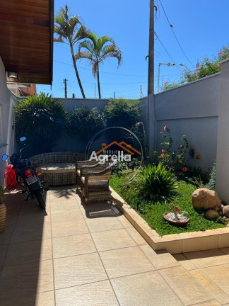 Imagem Casa com 3 Quartos à Venda, 220 m² em Jardim Novo I - Mogi Guaçu Imagem Casa com 3 Quartos à Venda, 220 m² em Jardim Novo I - Mogi Guaçu