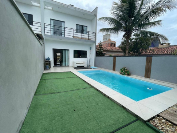 Imagem Sobrado com 3 Quartos à Venda, 129 m² em Itacolomi - Piçarras