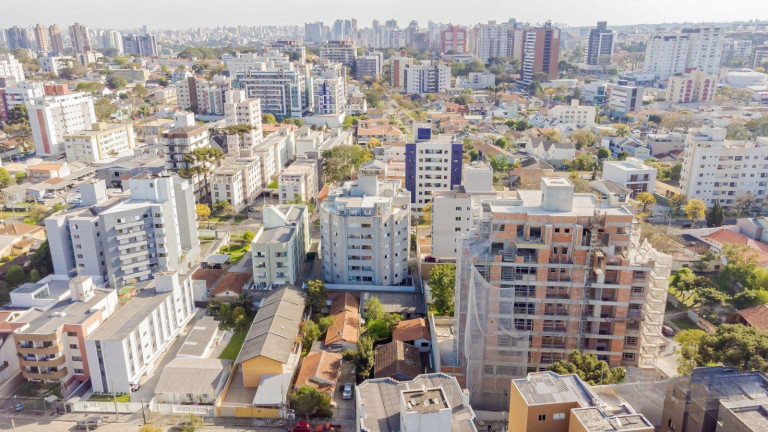 Imagem Terreno à Venda, 600 m² em Bacacheri - Curitiba
