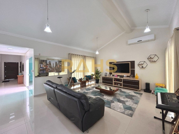 Imagem Casa com 4 Quartos à Venda, 279 m² em Floresta - Joinville Imagem Casa com 4 Quartos à Venda, 279 m² em Floresta - Joinville