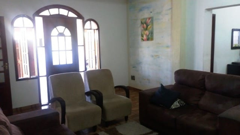 Imagem Casa com 3 Quartos à Venda, 178 m² em Santana - Pindamonhangaba