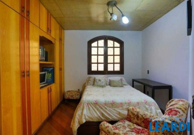 Imagem Sobrado com 4 Quartos à Venda, 400 m² em Vila Bastos - Santo André Imagem Sobrado com 4 Quartos à Venda, 400 m² em Vila Bastos - Santo André