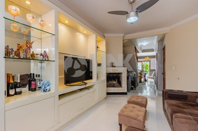 Casa com 3 Quartos à Venda, 231 m² em Jardim Itu - Porto Alegre
