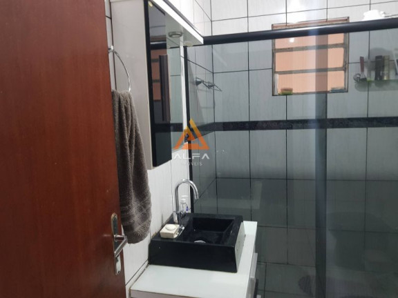Imagem Casa com 4 Quartos à Venda, 187 m²