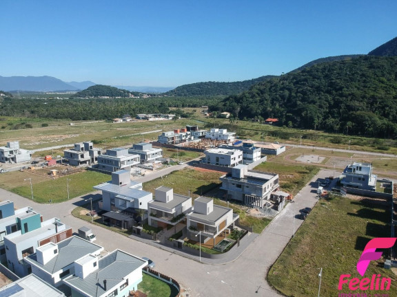 Imagem Casa com 3 Quartos à Venda, 181 m² em Rio Tavares - Florianópolis Imagem Casa com 3 Quartos à Venda, 181 m² em Rio Tavares - Florianópolis