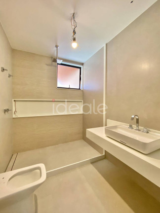 Imagem Casa com 5 Quartos à Venda, 1.417 m² em Barra Da Tijuca - Rio De Janeiro Imagem Casa com 5 Quartos à Venda, 1.417 m² em Barra Da Tijuca - Rio De Janeiro