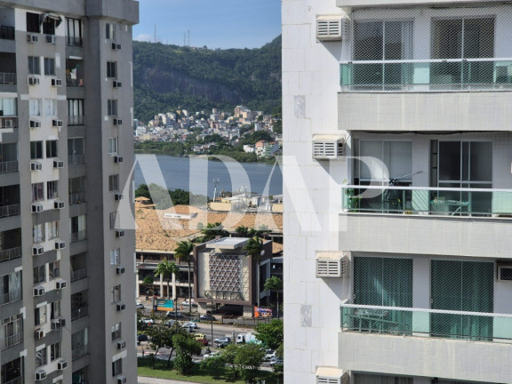 Imagem Imóvel com 2 Quartos à Venda, 66 m² em Barra Da Tijuca - Rio De Janeiro Imagem Imóvel com 2 Quartos à Venda, 66 m² em Barra Da Tijuca - Rio De Janeiro