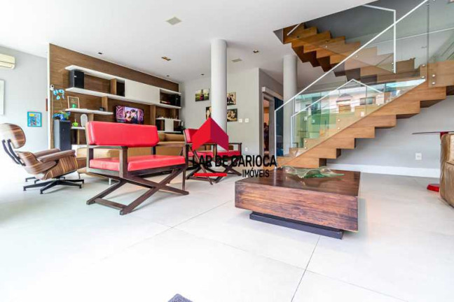 Imagem Imóvel com 4 Quartos à Venda, 595 m² em Humaitá - Rio De Janeiro Imagem Imóvel com 4 Quartos à Venda, 595 m² em Humaitá - Rio De Janeiro