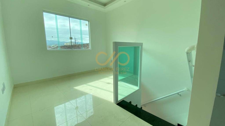 Casa com 2 Quartos à Venda, 44 m² em Maracanã - Praia Grande