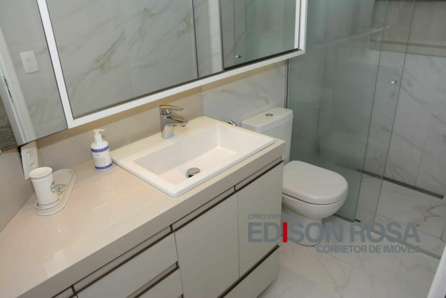 Imagem Apartamento com 2 Quartos à Venda, 68 m² em Coqueiros - Florianópolis