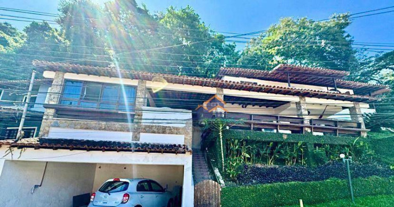 Imagem Casa com 5 Quartos à Venda, 200 m² em Centro - Angra Dos Reis