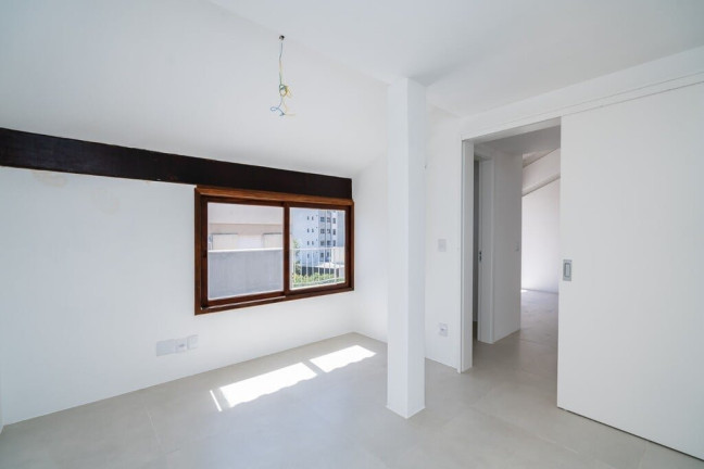 Imagem Apartamento com 3 Quartos à Venda, 244 m² em Auxiliadora - Porto Alegre Imagem Apartamento com 3 Quartos à Venda, 244 m² em Auxiliadora - Porto Alegre