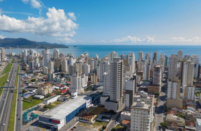 Imagem Apartamento com 4 Quartos à Venda, 176 m² em Itapema