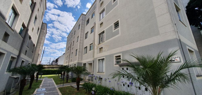 Imagem Apartamento com 2 Quartos à Venda, 50 m² em Pinheirinho - Curitiba