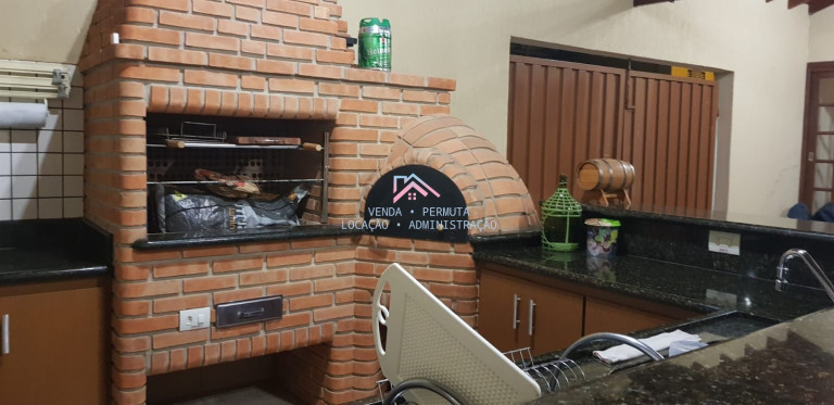 Imagem Sobrado com 4 Quartos à Venda, 320 m² em Centro - Cabreúva