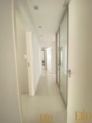 Imagem Apartamento com 3 Quartos à Venda, 182 m² em Centro - Balneário Camboriú Imagem Apartamento com 3 Quartos à Venda, 182 m² em Centro - Balneário Camboriú