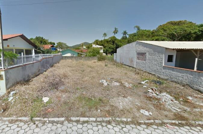 Terreno à Venda, 266 m² em Zimbros - Bombinhas