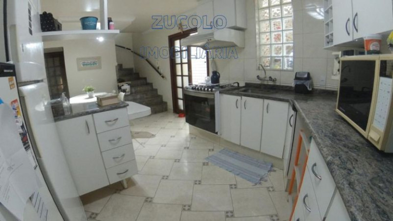 Imagem Sobrado com 2 Quartos à Venda, 220 m² Imagem Sobrado com 2 Quartos à Venda, 220 m²