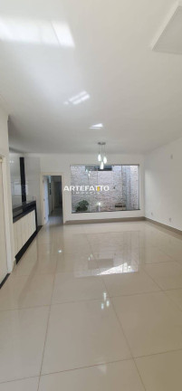 Imagem Casa com 3 Quartos à Venda, 172 m²