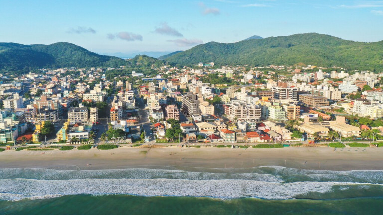 Imagem Apartamento com 4 Quartos à Venda, 220 m² em Bombas - Bombinhas