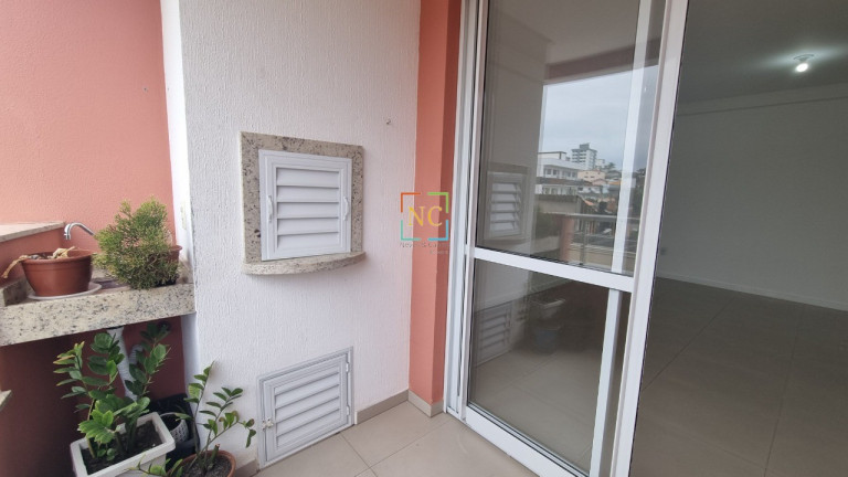 Apartamento com 2 Quartos à Venda, 73 m² em Barreiros - São José