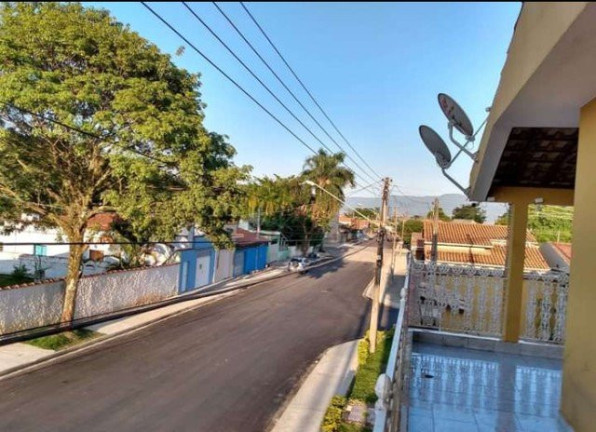 Imagem Casa com 2 Quartos à Venda, 240 m² em Engenheiro Neiva - Guaratinguetá