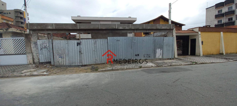 Sobrado com 3 Quartos à Venda, 135 m² em Tupi - Praia Grande