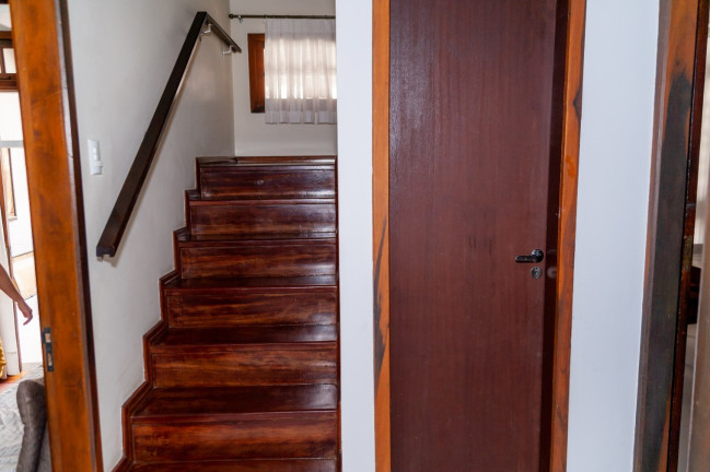 Imagem Casa com 5 Quartos à Venda, 300 m² em Estreito - Florianópolis Imagem Casa com 5 Quartos à Venda, 300 m² em Estreito - Florianópolis