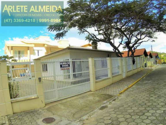 Imagem Apartamento com 2 Quartos para Alugar ou Temporada, 80 m² em Centro - Bombinhas