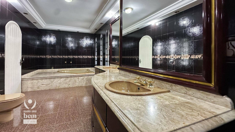 Imagem Casa com 5 Quartos à Venda, 537 m² em São Lourenço - Curitiba