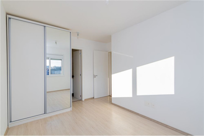Imagem Imóvel com 2 Quartos à Venda, em Rio Branco - Porto Alegre Imagem Imóvel com 2 Quartos à Venda, em Rio Branco - Porto Alegre